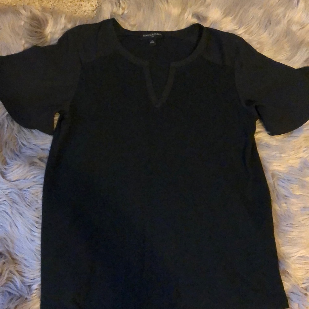 Flutter sleeve top